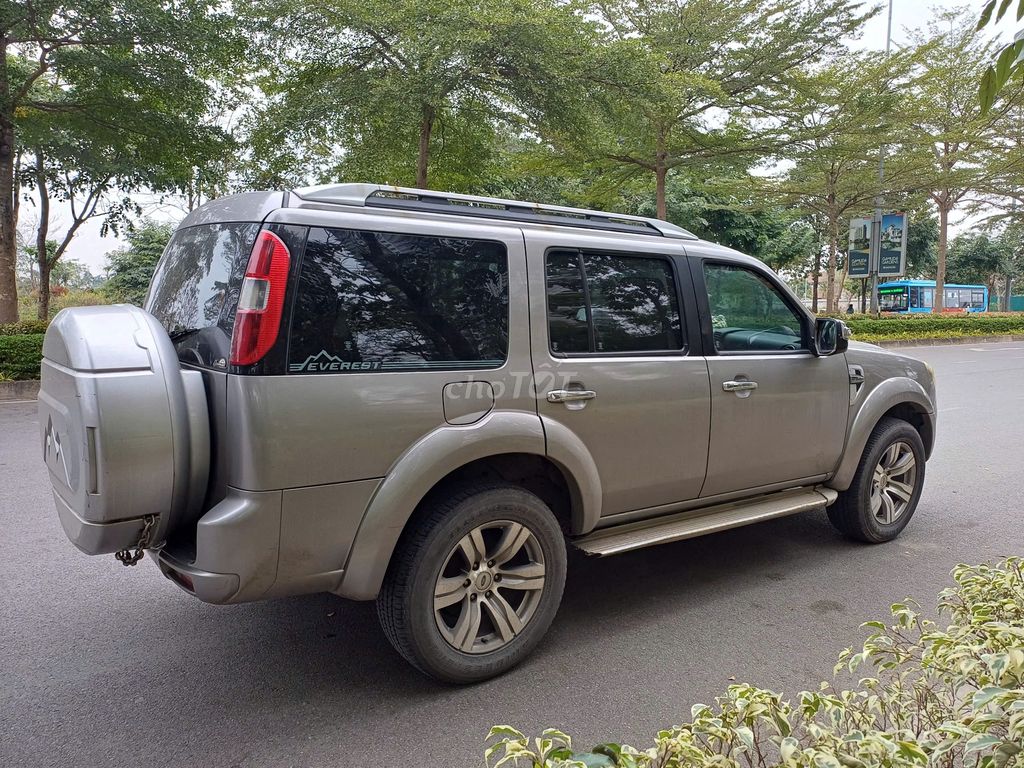 Ford Everest 2010 Limited - Xe gia đình