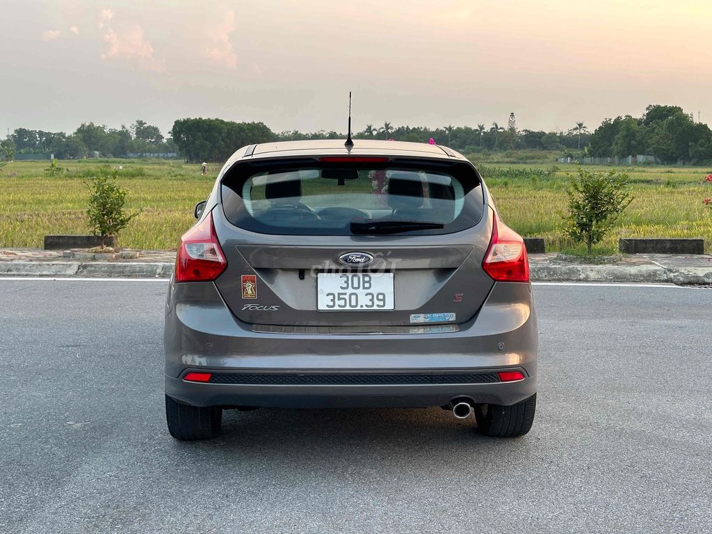 Продаю Ford Focus Number Automatic Edition, полный реверсивный автоматический