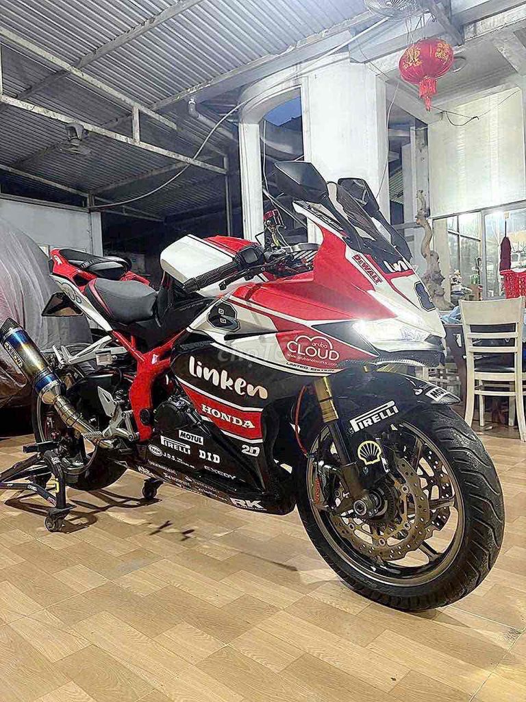 CBR 250RR. Mua bán Xe máy tại Quận Bình Tân Tp Hồ Chí Minh được đăng bởi Võ Thị Phương Thảo hình 1