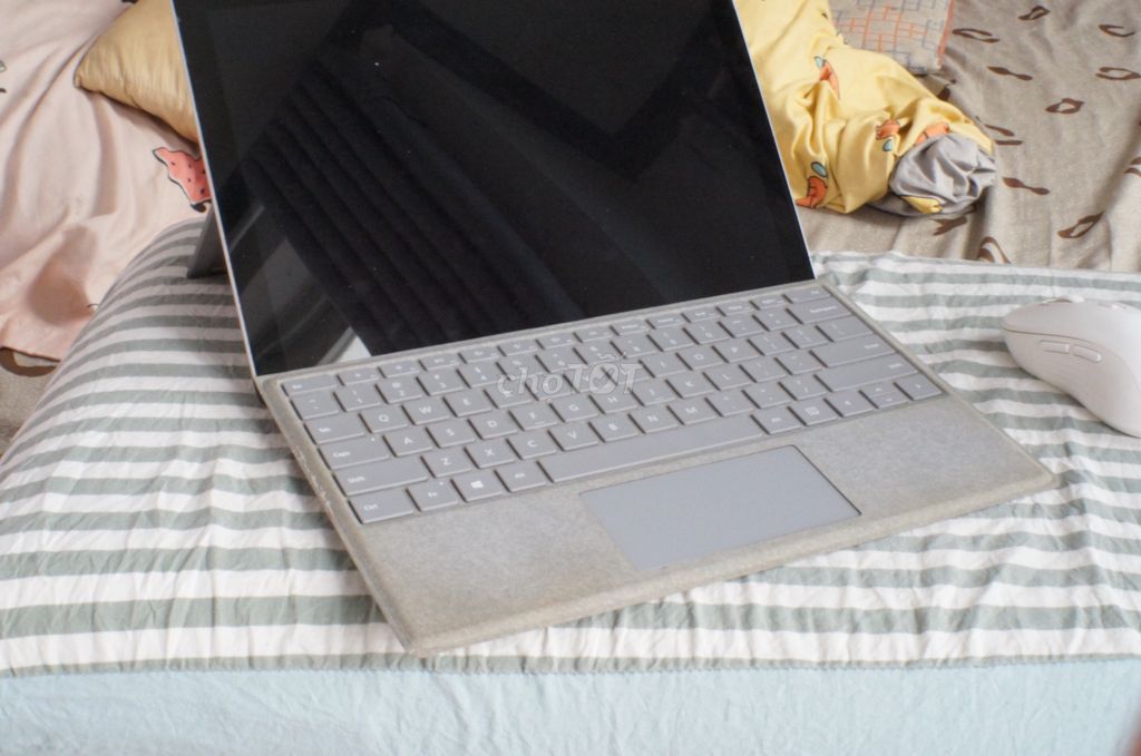 Máy tính bảng Microsoft Surface Pro 5 có bút Pen. Mua bán Laptop tại Quận Gò Vấp Tp Hồ Chí Minh được đăng bởi Mil7 hình 1