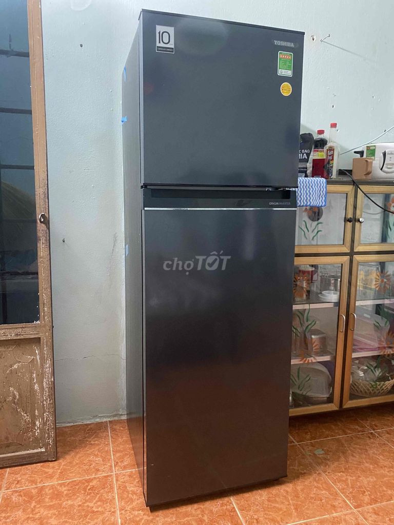 Tủ lạnh Toshiba Đen. Mua bán Tủ lạnh tại Thị xã Phú Mỹ Bà Rịa - Vũng Tàu được đăng bởi Huỳnh Tuấn Anh hình 1