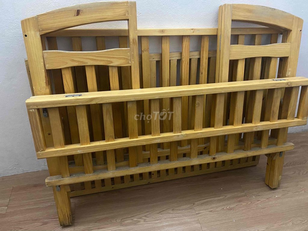 Cũi em bé gỗ vàng gỗ. Mua bán Mẹ và bé tại Quận Đống Đa Hà Nội được đăng bởi Viet hình 1