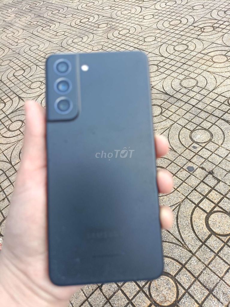 Samsung Galaxy S21 FE 5G 128GB Xám Đã sử dụng. Mua bán Điện thoại tại Thành phố Buôn Ma Thuột Đắk Lắk được đăng bởi Cẩm Nhung hình 1