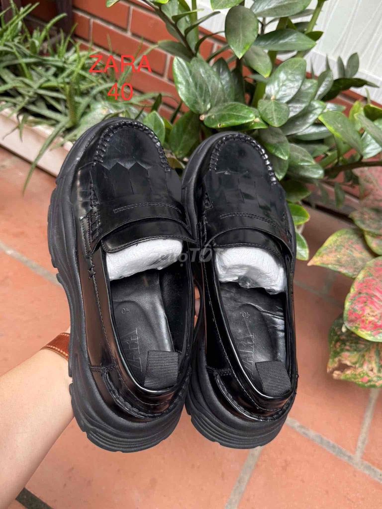 Giày lười Zara Nam Da thật Đen 40. Mua bán Giày dép tại Huyện Thanh Trì Hà Nội được đăng bởi Gấm Hoa 2Hand hình 1