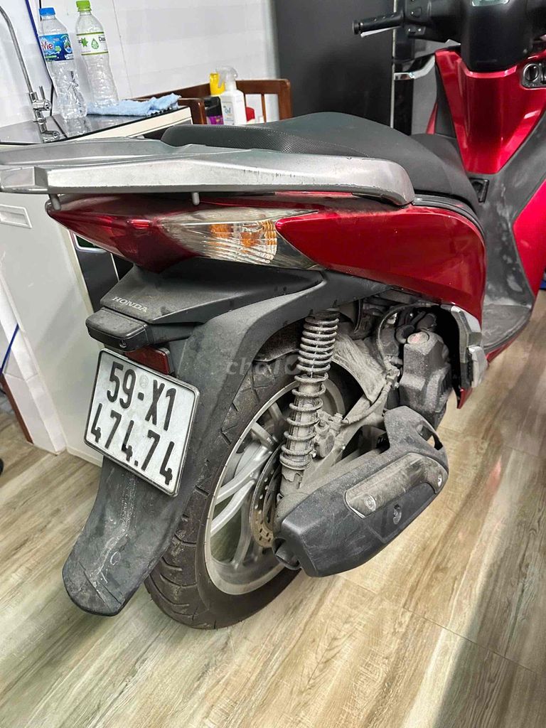 SH 150i 2013 xe còn đẹp chạy ngon. Mua bán Xe máy tại Thành phố Thủ Dầu Một Bình Dương được đăng bởi Nguyễn Cao Trí hình 8