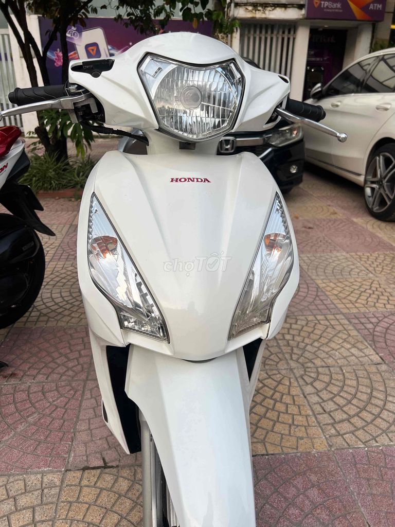 Honda Vision 2019 Белый 19122 км