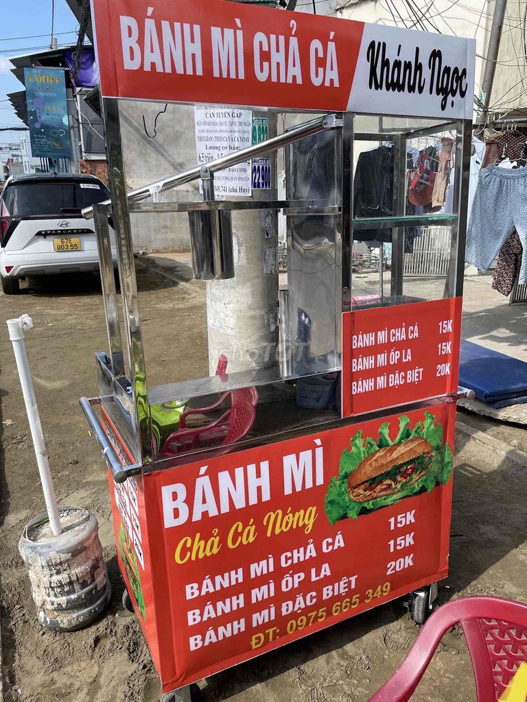 tủ bán bánh mì