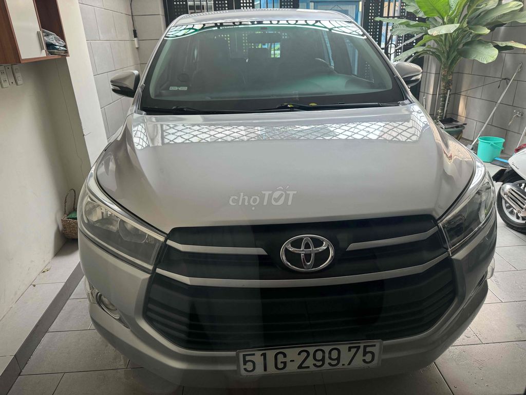 Toyota Innova 2017 2.0E,sản xuất 2017 màu bạc