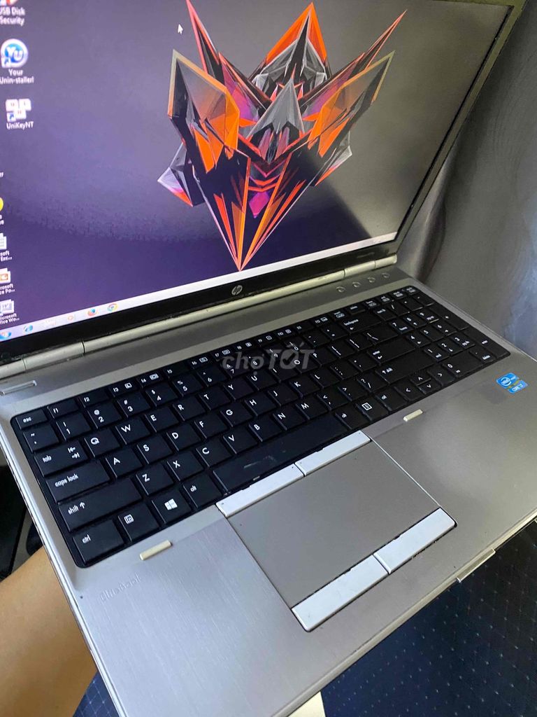 sale laptop hp i7-ram8g- pin hơn 3h màn15.6