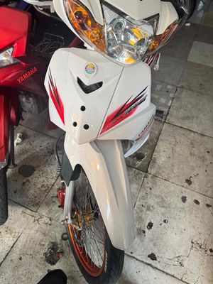 Yamaha Sirius Trắng đỏ Zin êm. Mua bán Xe máy tại Thành phố Thuận An Bình Dương được đăng bởi cầm đồ Hà Minh Tâm 