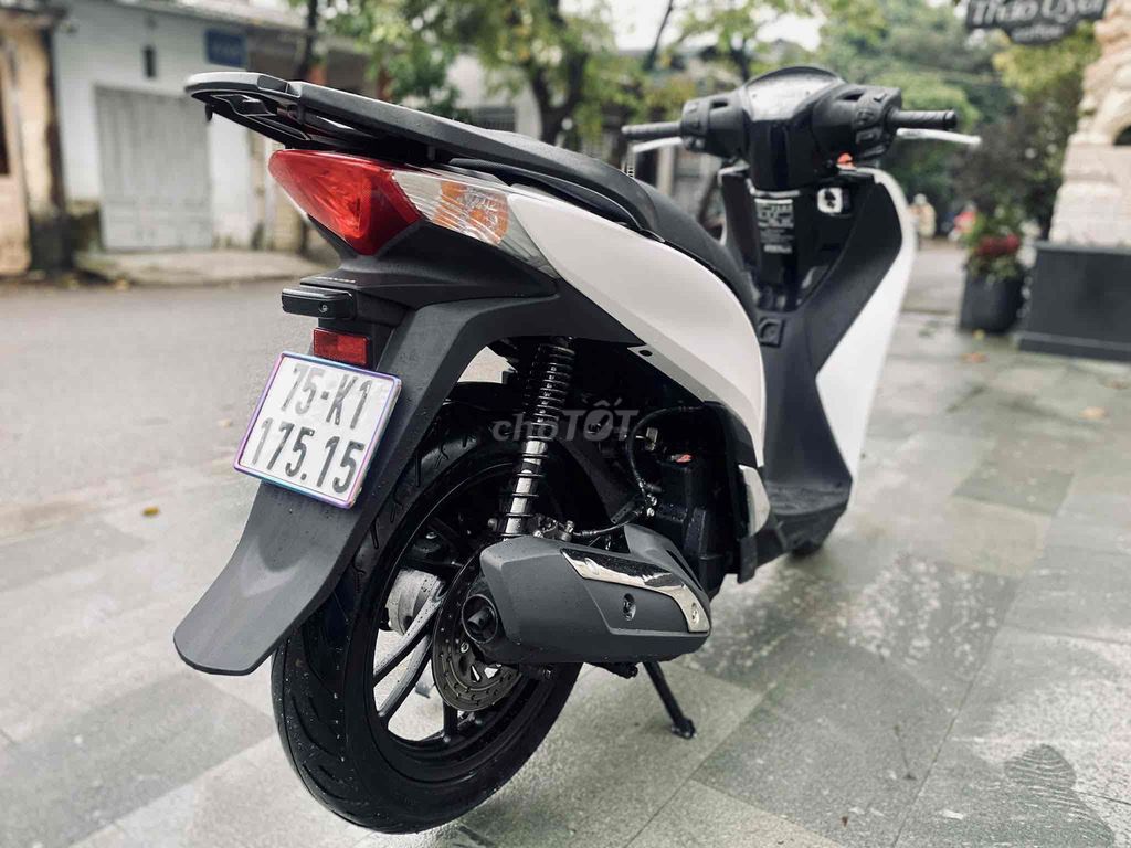 SH 125 máy rin ngon, dọn siêu đẹp. Mua bán Xe máy tại Thành phố Huế Thừa Thiên Huế được đăng bởi Trần Quý hình 3