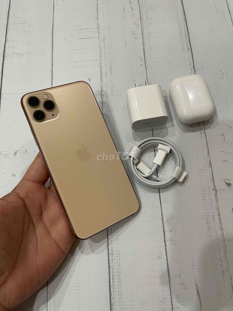 iPhone 11 Pro Max 64 QTế Zin Ốc Xài Kĩ Pin Zin 93%. Mua bán Điện thoại tại Quận Tân Bình Tp Hồ Chí Minh được đăng bởi Kim Phát Lộc hình 1