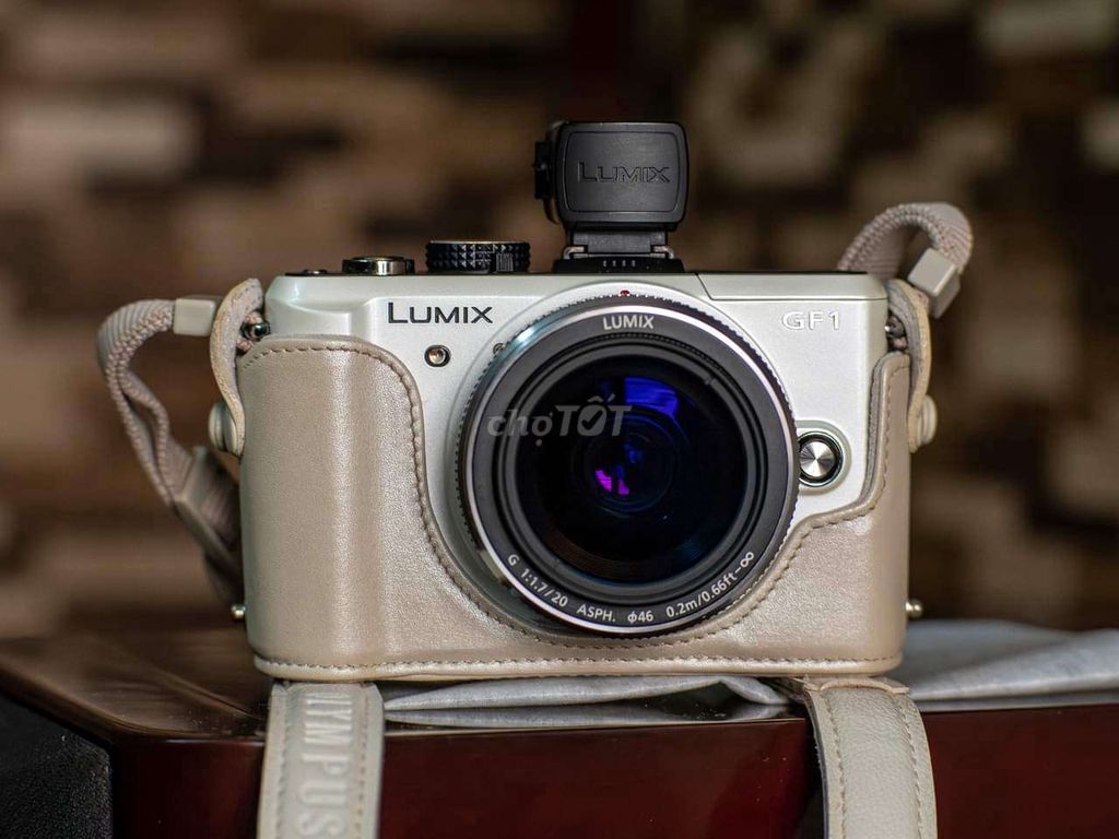 Máy ảnh Lumix GF1 "Full giáp chính hãng" Rất hiếm.