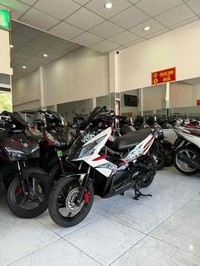 AIR BLADE FI 2011 - Up Thái - Khoá Smakey. BS 68. Mua bán Xe máy tại Thành phố Rạch Giá Kiên Giang được đăng bởi XE MÁY CŨ TÂN 128 hình 7