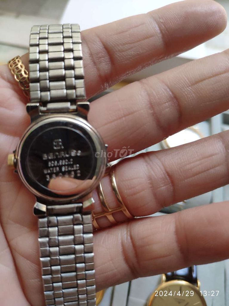 Đồng hồ đeo tay nữ.hiệu Benrus nhật bản