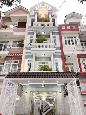 NHÀ 3 LẦU MẶT TIỀN NGUYỄN VĂN CỪ. Mua bán nhà ở tại Quận Ninh Kiều Cần Thơ được đăng bởi Quyêt Bui