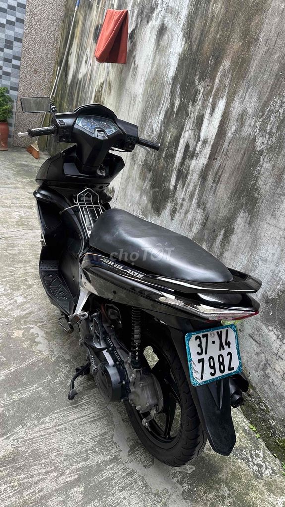 Honda Air Blade Đen Tự động. Mua bán Xe máy tại Thành phố Vinh Nghệ An được đăng bởi cửa hàng xe máy hồng sáng hình 5
