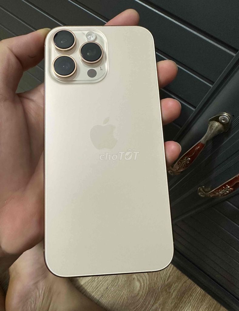 iPhone 16 Pro Max 256GB Vàng QTe Mỹ 99%. Mua bán Điện thoại tại Thị xã Tân Uyên Bình Dương được đăng bởi Nam hình 1