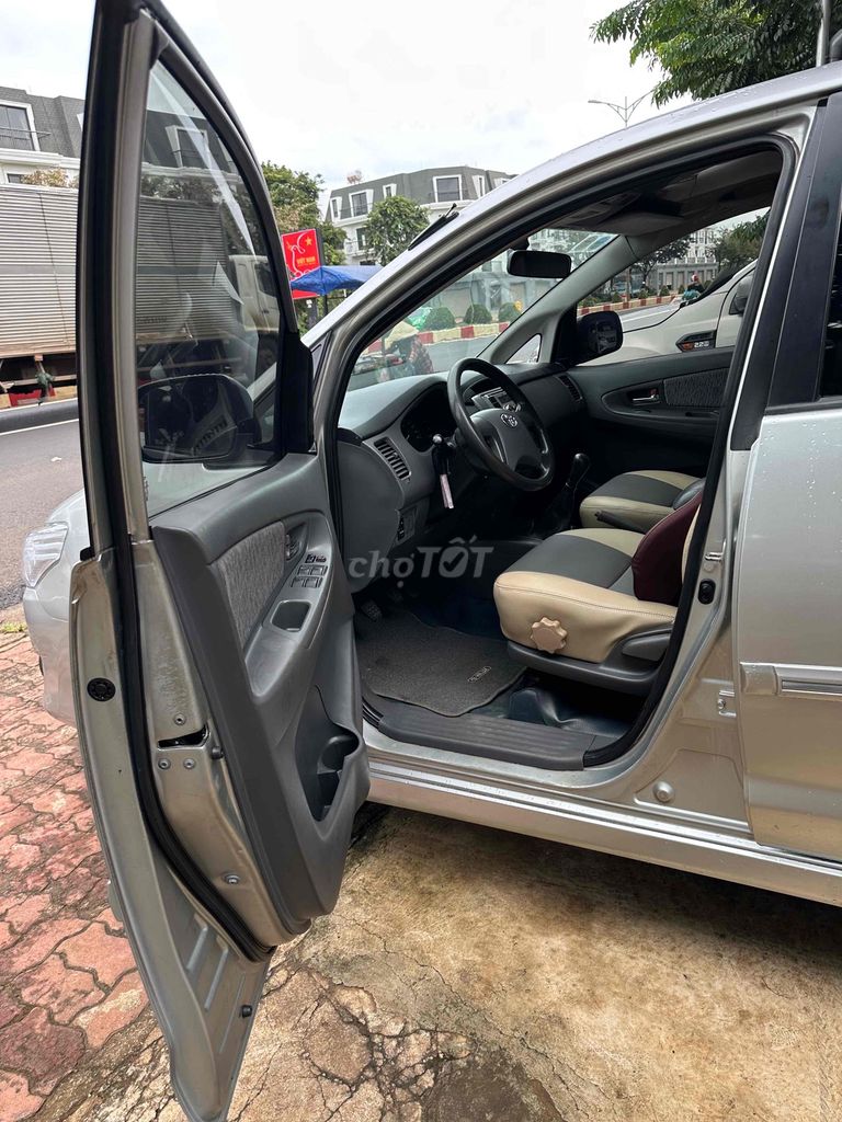 Toyota Innova 2012 E - HÀNG XỊN. Mua bán Ô tô tại Thành phố Buôn Ma Thuột Đắk Lắk được đăng bởi Trương Thanh hình 5