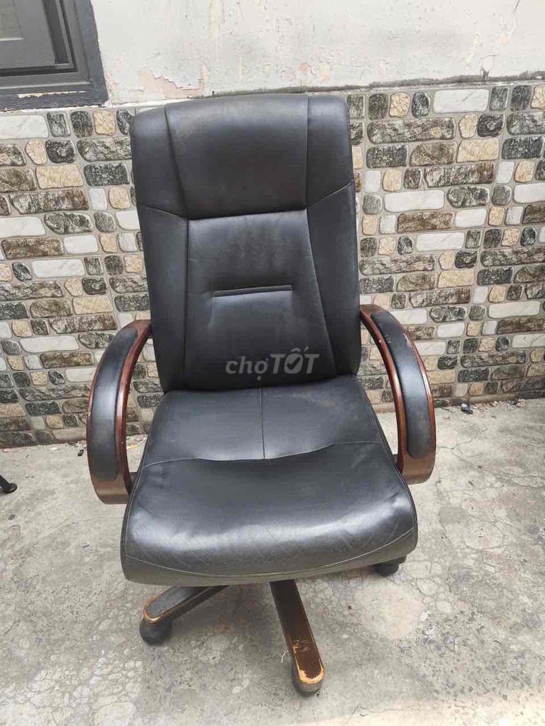 Ghế giám đốc Da Đen Đã qua sử dụng. Mua bán Bàn ghế tại Thành phố Thủ Đức Tp Hồ Chí Minh được đăng bởi Đồ cũ Phương Vy hình 1
