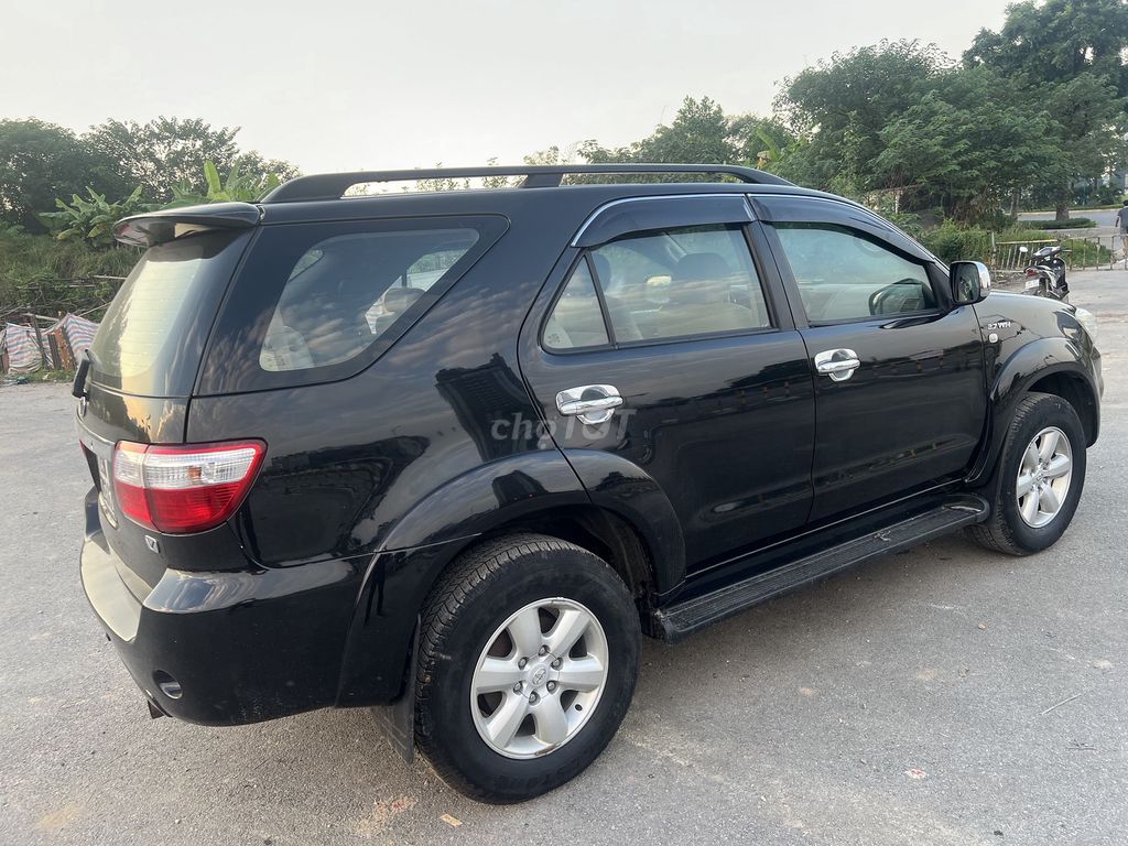 Toyota Fortuner 2011 2.7L Đen 180000 km. Mua bán Ô tô tại Quận Bắc Từ Liêm Hà Nội được đăng bởi Anh Tú hình 4