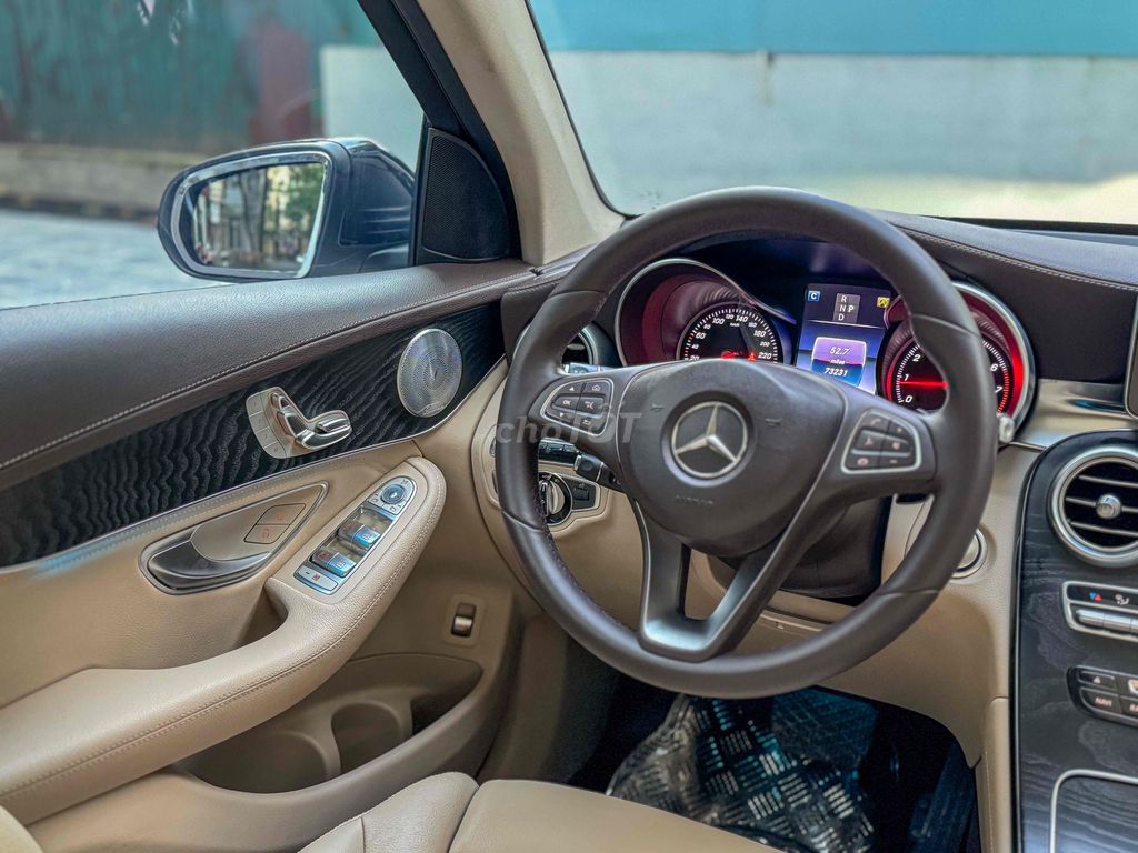 GLC300 4MATIC TRẮNG KEM UP FULL BODY GLC63. Mua bán Ô tô tại Quận Cầu Giấy Hà Nội được đăng bởi Dương Tuấn Linh hình 5