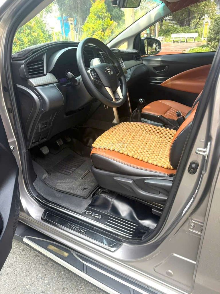 Toyota Innova 2018 Nâu vàng Số sàn. Mua bán Ô tô tại Quận 5 Tp Hồ Chí Minh được đăng bởi Triệu Phú  hình 5
