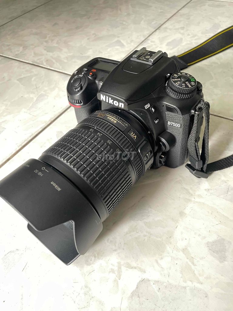 Nikon D7500 len 18-105 VR hàng chính hãng