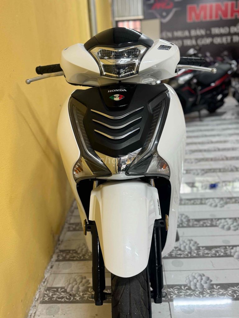 SH 125 2018 черно-белый супер новый 43D1-693.96
