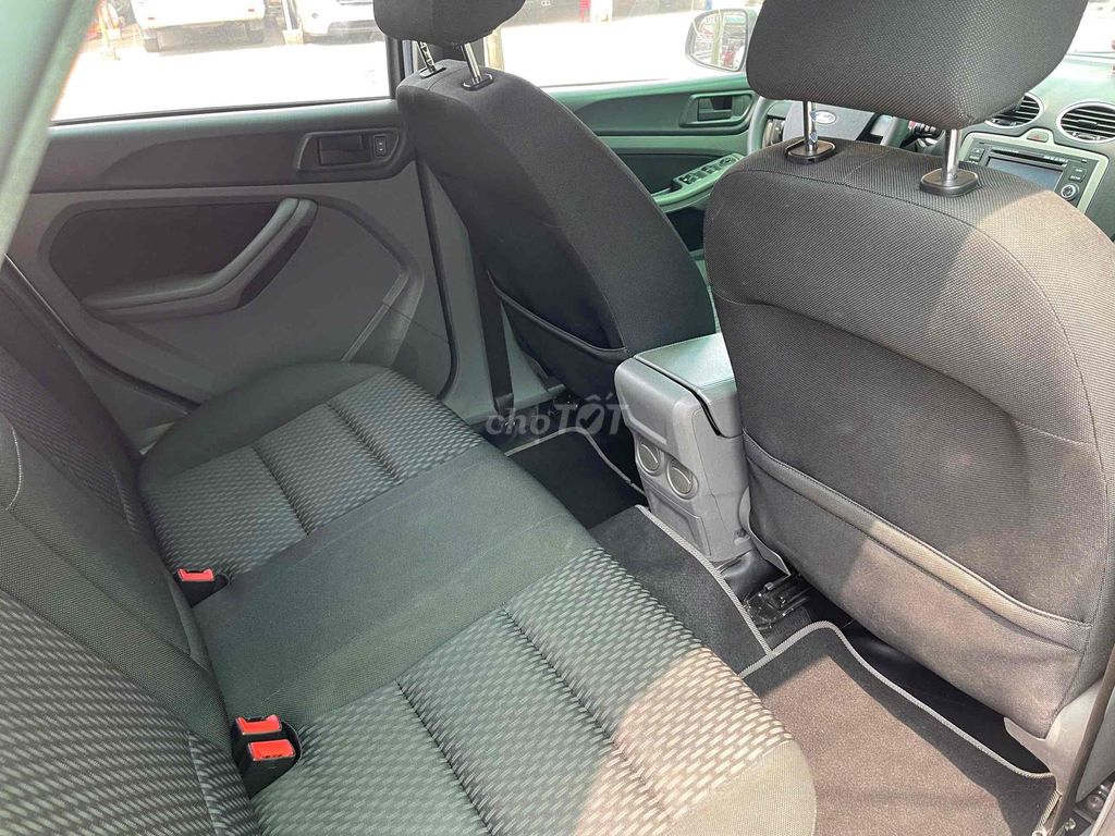 Ford Focus 2011 1.8 AT - 34000km Xe Chất Chuẩn Km. Mua bán Ô tô tại Quận 8 Tp Hồ Chí Minh được đăng bởi Thành Danh hình 9