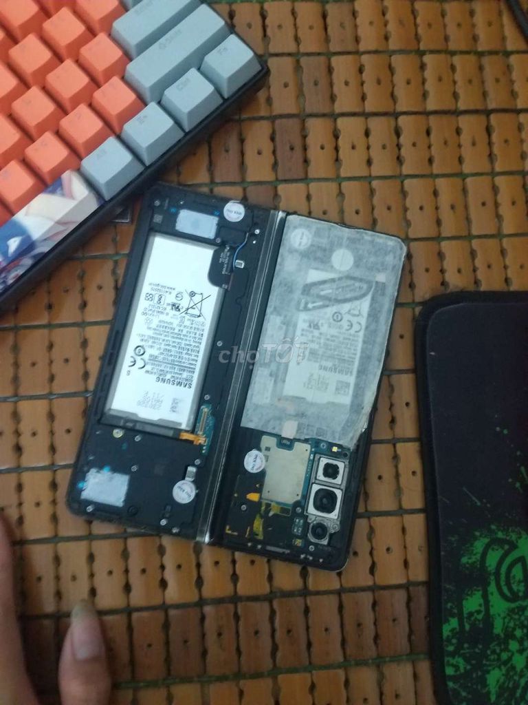 Samsung Z Fold 3 5G Hỏng 2 màn hình. Mua bán Điện thoại tại Huyện Đông Anh Hà Nội được đăng bởi Đức vũ Dặng hình 1