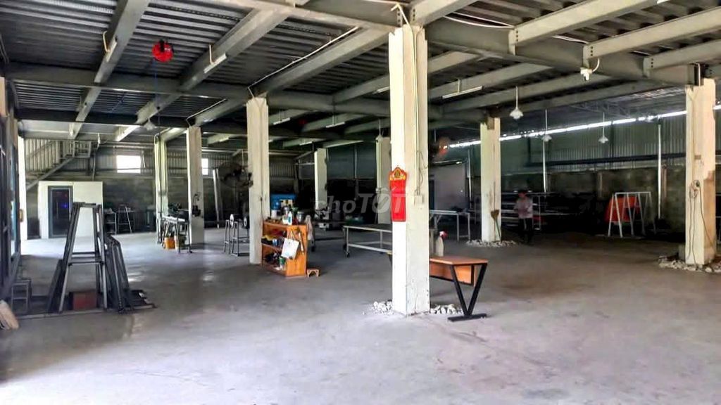 Bán nhà xưởng 2 mặt tiền 32 x 31 = 1000m2 . Nhị Bình Hóc Môn Sông SG