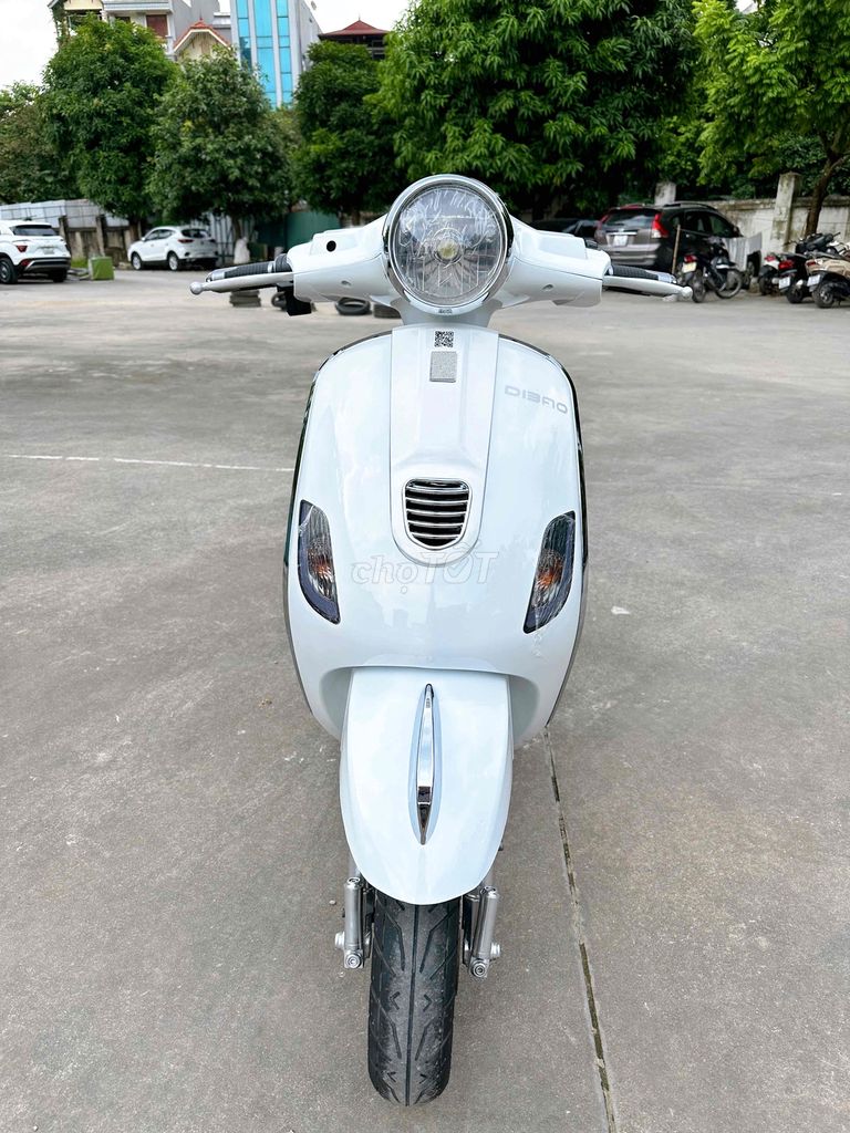 Vespa đủ màu bào a ý gửi zalo cho e nữa