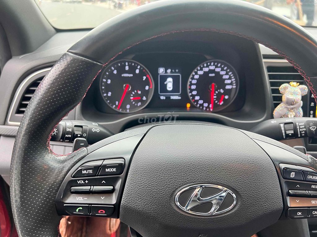 Hyundai Elantra 2018 1.6 AT Sport - siêu đẹp. Mua bán Ô tô tại Quận Hoàng Mai Hà Nội được đăng bởi Nguyễn Nam hình 9