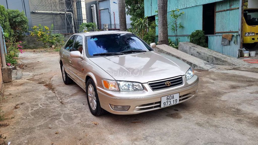 Toyota Camry1999 .số tự động.Xe trùm mền 144000 km