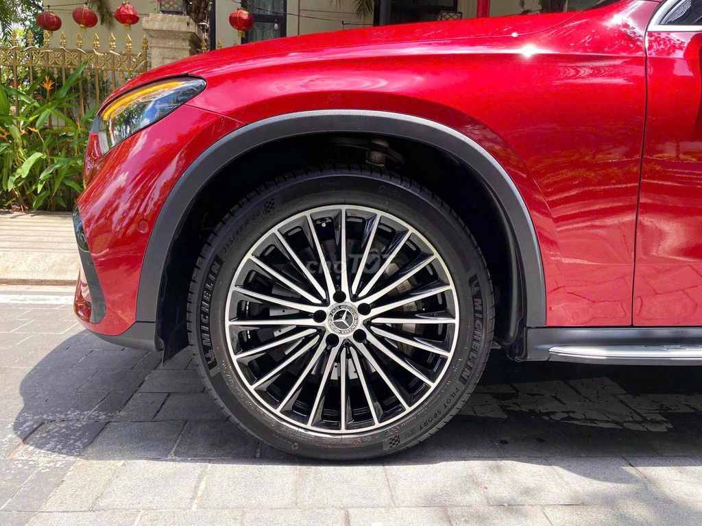 GLC 300 4Matic all new 2023 - 9000 km 2,2 Tỷ lấy. Mua bán Ô tô tại Quận 1 Tp Hồ Chí Minh được đăng bởi Lưu Thế Hoàng hình 11