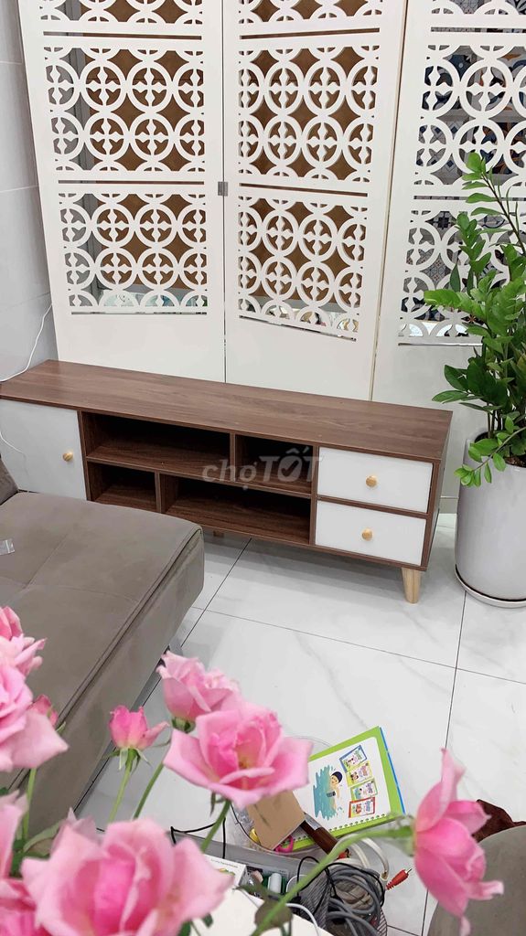 Kệ tivi: 1m2 x 42 x 30 gọn gàng Lắp quanh Hà Nội. Mua bán Tủ, kệ gia đình tại Quận Đống Đa Hà Nội được đăng bởi MAI TRANG STORE hình 1