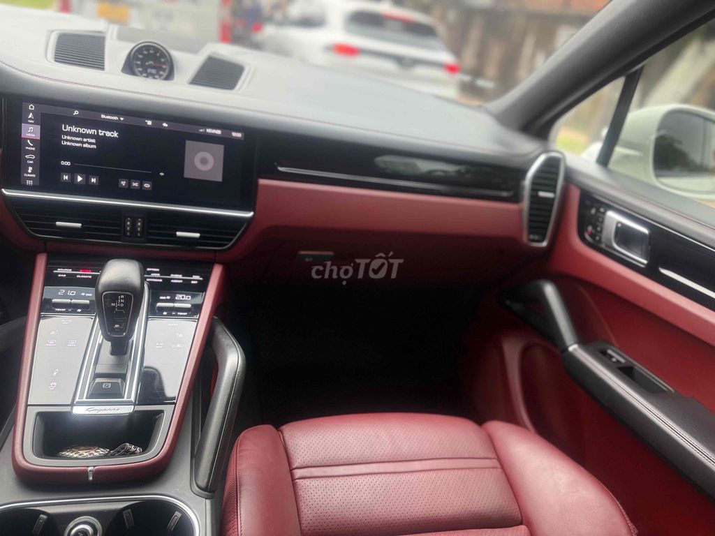 Porsche Cayenne Coupe - CHO AE LẤY VÍA ĐẠI GIA. Mua bán Ô tô tại Quận Bình Thạnh Tp Hồ Chí Minh được đăng bởi Owner Vacation Cocobay hình 2