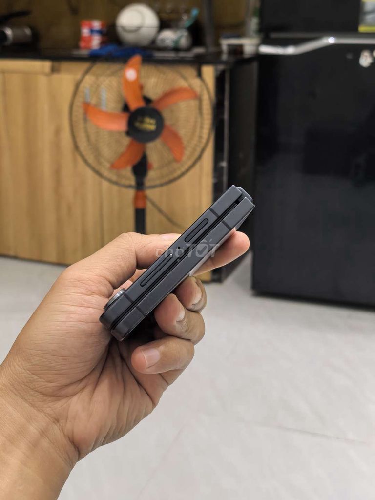 Samsung Galaxy Z Flip 7 256GB Đen Likenew. Mua bán Điện thoại tại Thành phố Thủ Đức Tp Hồ Chí Minh được đăng bởi Minh Nhựt hình 3