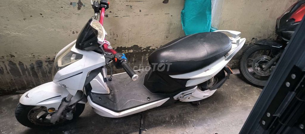 xe điện suzika v8 trắng. Mua bán Xe điện tại Quận 7 Tp Hồ Chí Minh được đăng bởi Anh Di hình 2