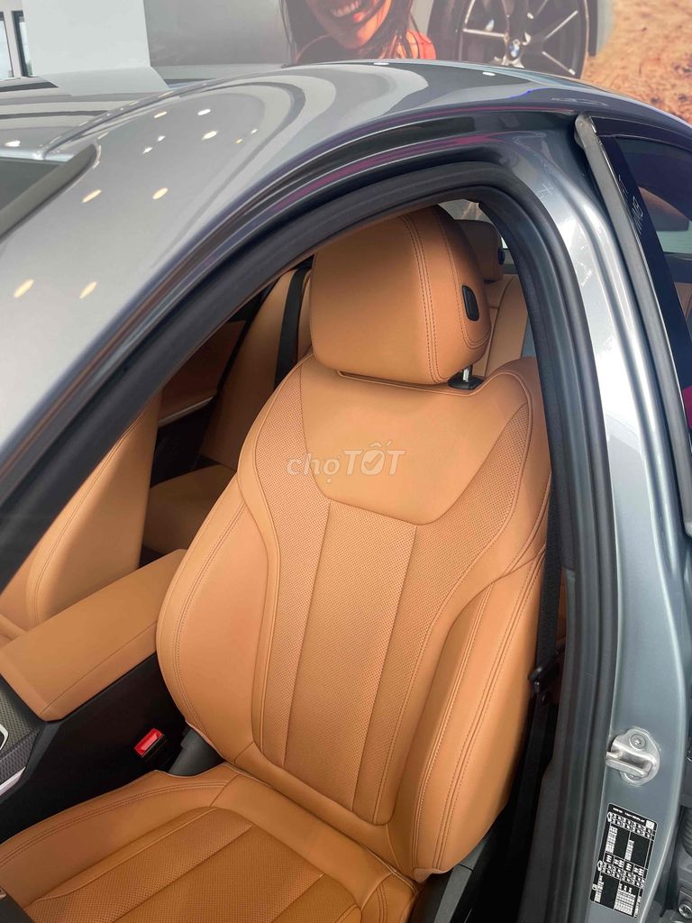 BMW 3 Series 2025 320i M Sport. Mua bán Ô tô tại Quận Bình Tân Tp Hồ Chí Minh được đăng bởi Hồ Nhật Anh hình 7