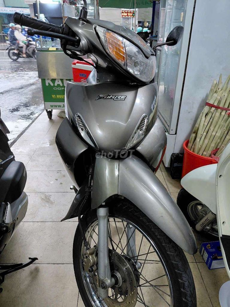 FUTURE1 , ĐẦU ET ,SM 27 ,ĐK 2001 BÁN ĐÚNG 15TRIEU. Mua bán Xe máy tại Quận Phú Nhuận Tp Hồ Chí Minh được đăng bởi Hùng hình 2