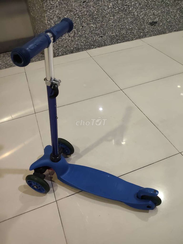 Xe trượt scooter trẻ em xanh dương. Mua bán Mẹ và bé tại Huyện Nhà Bè Tp Hồ Chí Minh được đăng bởi anh thiện hình 1
