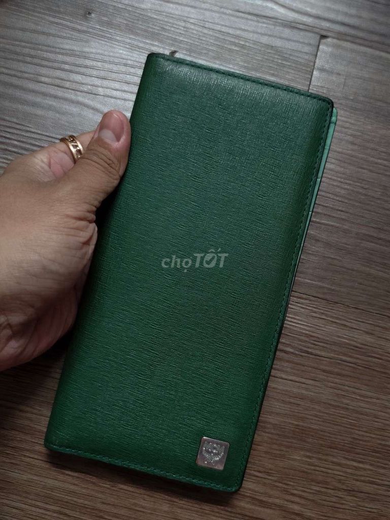 Ví dài MCM Xanh lá. Mua bán Túi xách tại Quận 4 Tp Hồ Chí Minh được đăng bởi Anh Đinh hình 1
