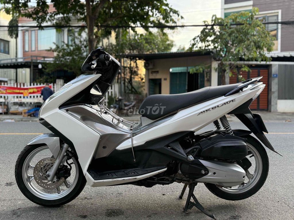 Air Blade 2014 B.số 92 Chính chủ Góp trả trước 4tr. Mua bán Xe máy tại Quận Liên Chiểu Đà Nẵng được đăng bởi Hòa Xe Máy Cũ hình 2