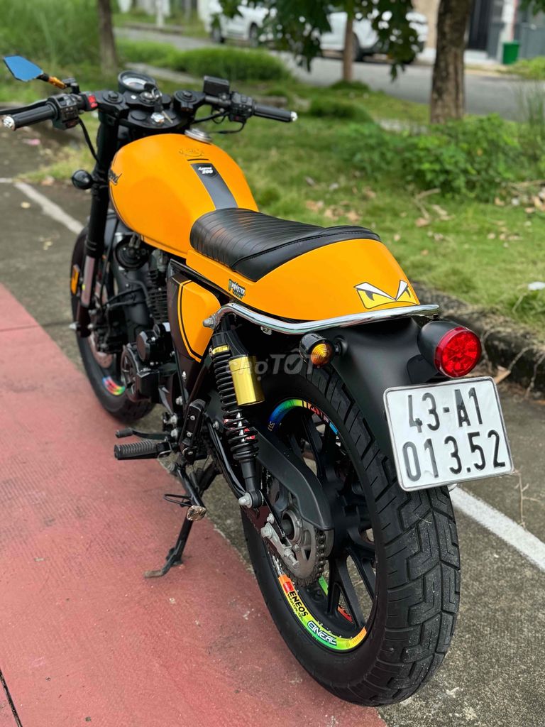 GPX -legend 200 màu vàng đen chạy 1 ngàn mới 99%. Mua bán Xe máy tại Quận Sơn Trà Đà Nẵng được đăng bởi Minh Dũng bán trả góp 136 vân đồn  hình 3