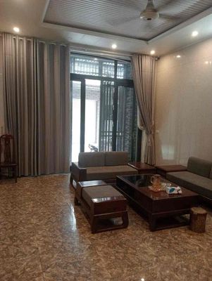 Cho thuê nhà ở, hẻm lớn, 3 phòng ngủ, nội thất đầy đủ. Cho thuê nhà ở tại Thành phố Vinh Nghệ An được đăng bởi Nguyen Van Cuong