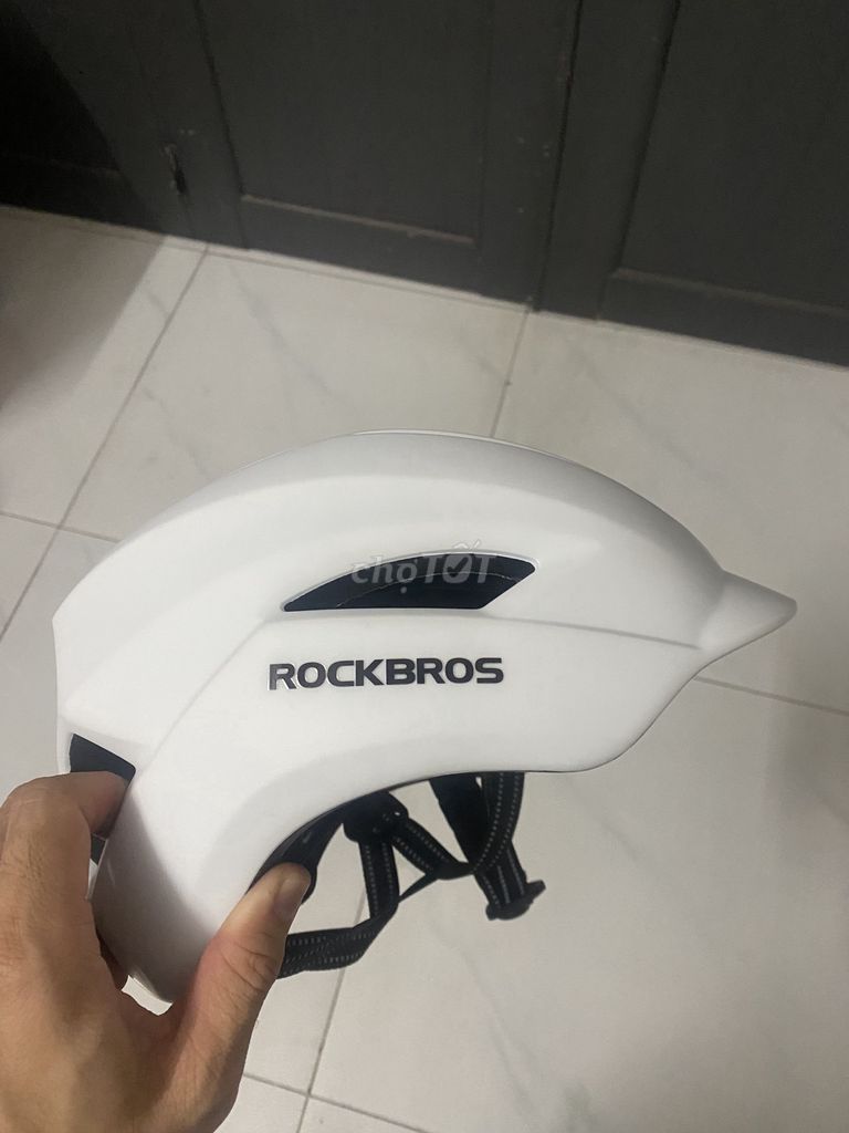 Mình cần pass lại nón bảo hiểm ROCKBROS