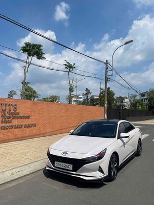 Hyundai Elantra 2022 1.6 AT Trắng