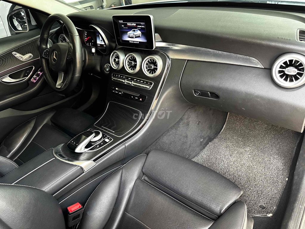 Mercedes Benz C Class 2018 C200 - 70000 km. Mua bán Ô tô tại Quận 7 Tp Hồ Chí Minh được đăng bởi Thông Sport  hình 5